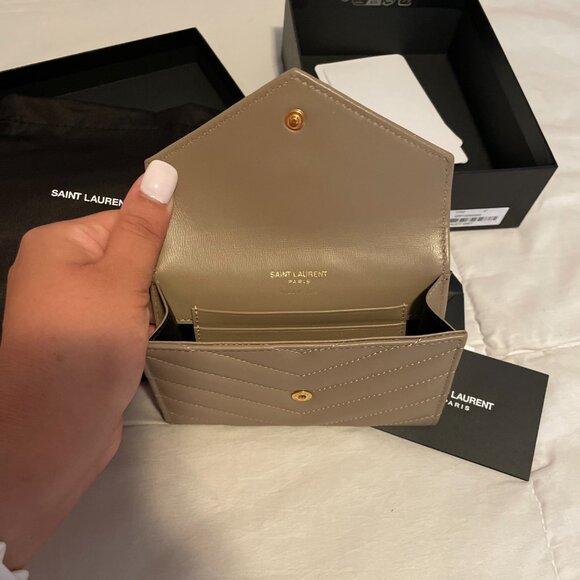 Saint Laurent Cassandre Matelassé Small Envelope Wallet in Dusty Grey - Picture 3 of 12